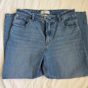 Abercrombie Curve Love Mom Jeans High Rise Light Wash Size 29 Short Straight